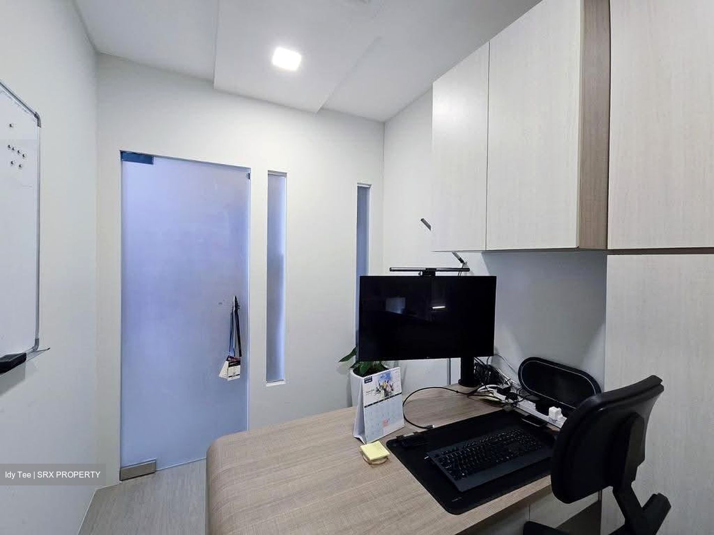 Eon Shenton (D2), Office #634978471